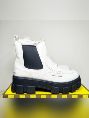 Sam Edelman Dia Womens Chunky Chelsea White-Black Patent Boot Size 9 NWT Neutral